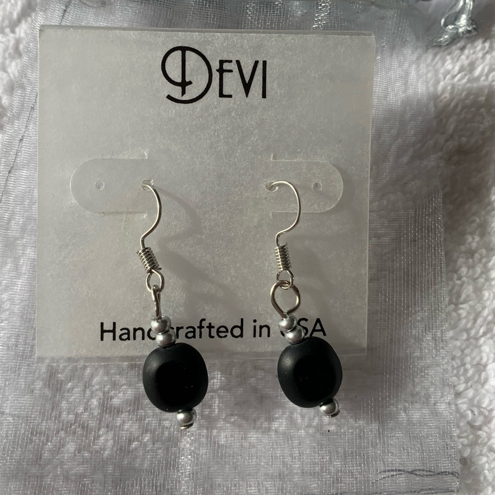 Devi handcrafted in USA earring ** 4 for $ 25.00 **